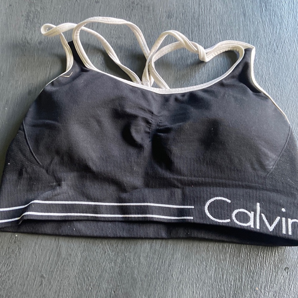 sports bra